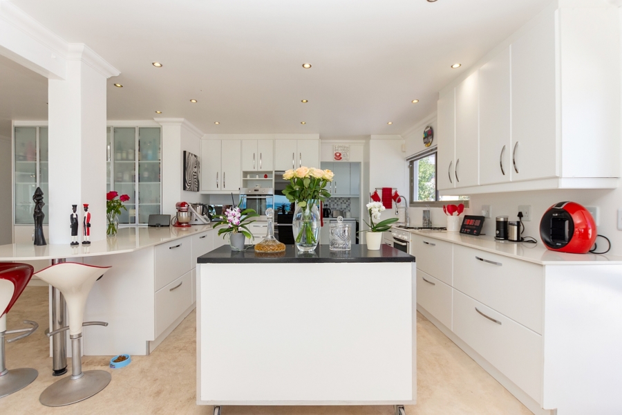 5 Bedroom Property for Sale in Golden Mile Western Cape